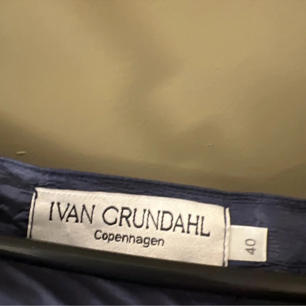 Ivan grundahl nylon Chic A-Line Navy Skirt Sz 40 (item B11) - Picture 8 of 8
